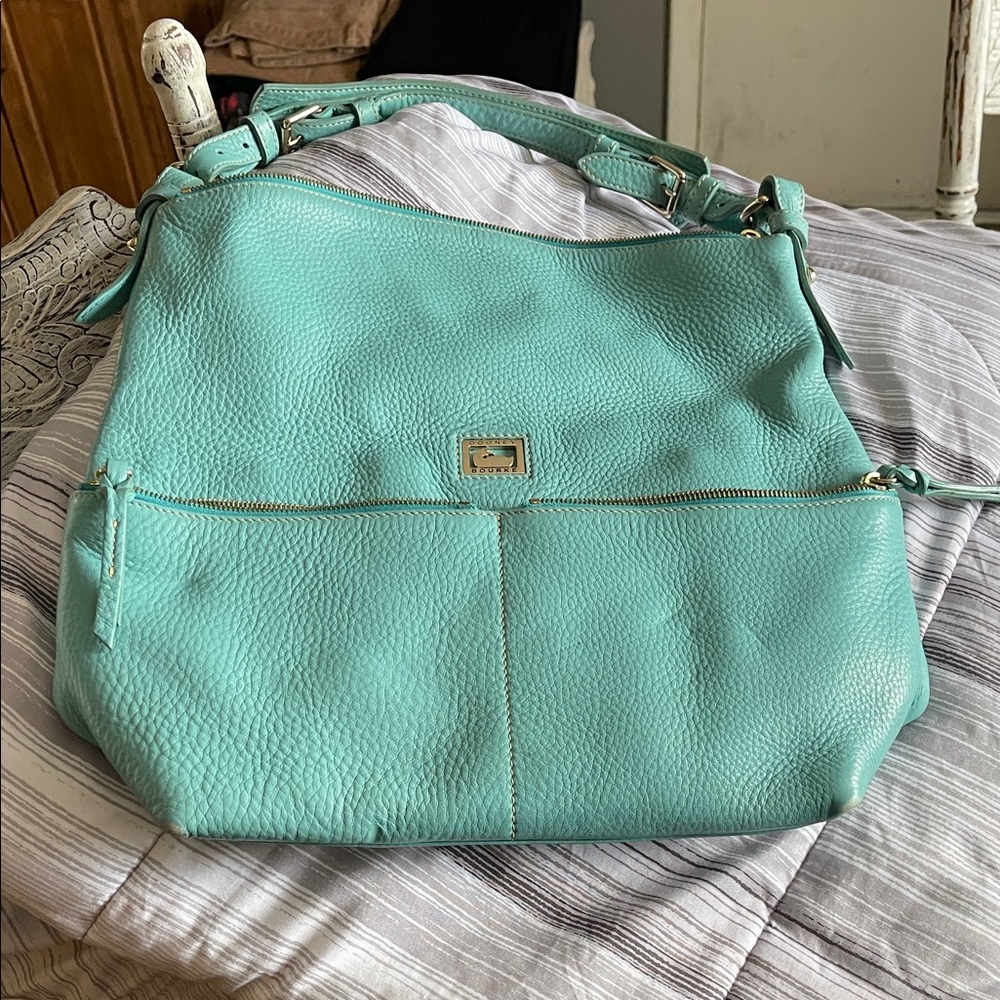 Elegant Turquoise Leather Shoulder Bag